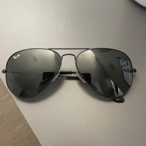 Black aviator ray bans